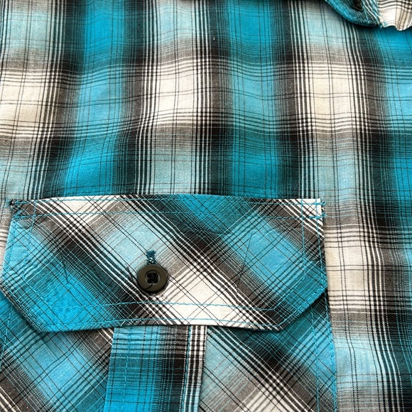 Irreverent XL Men’s Short Sleeve Button Down Shirt 2 Front Pockets - Picture 5 of 11